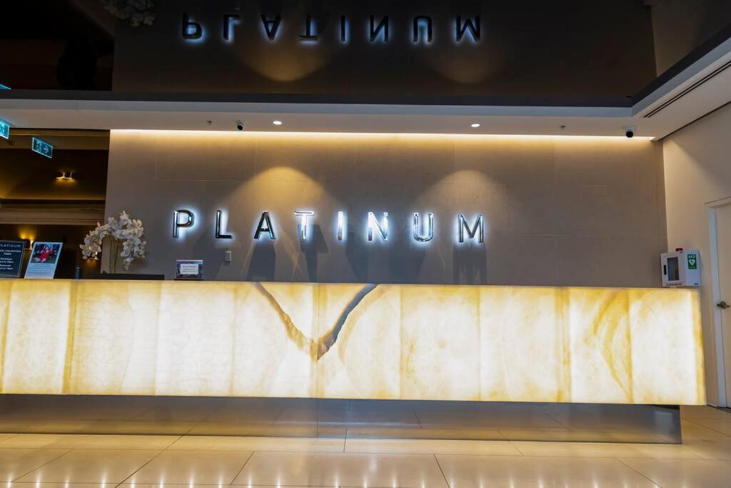 Luxe Haven - 42Nd Floor Panoramic City Views ملبورن المظهر الخارجي الصورة